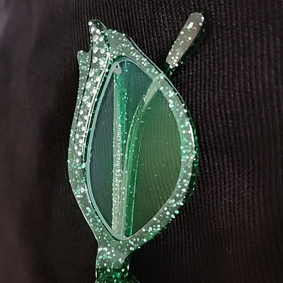 Green sparkle cat eye glasses with rhinestones - Picture 6 of 8